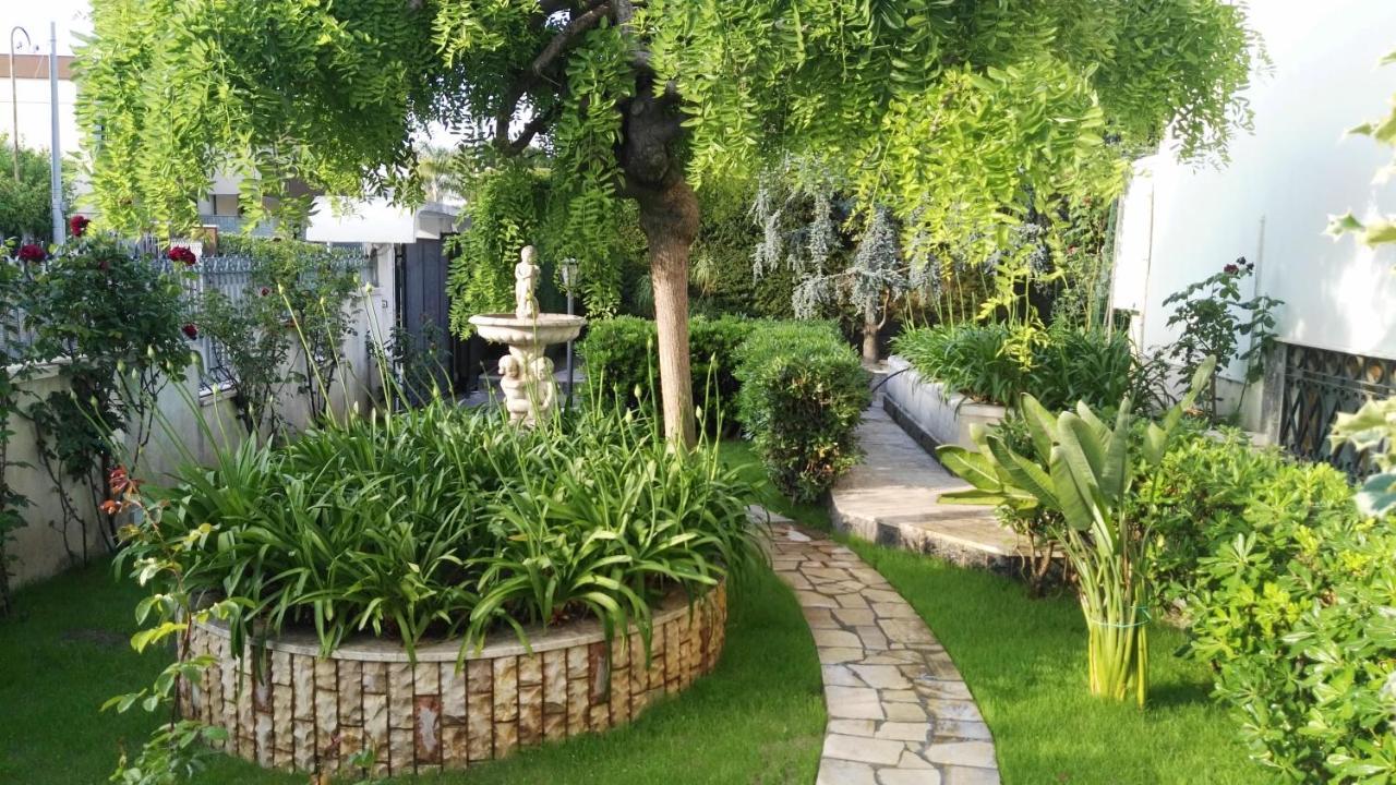 Villa Mary - Oroblu Trani Exterior photo