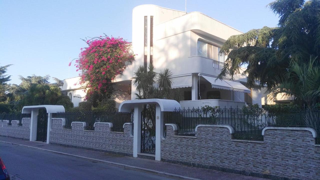 Villa Mary - Oroblu Trani Exterior photo