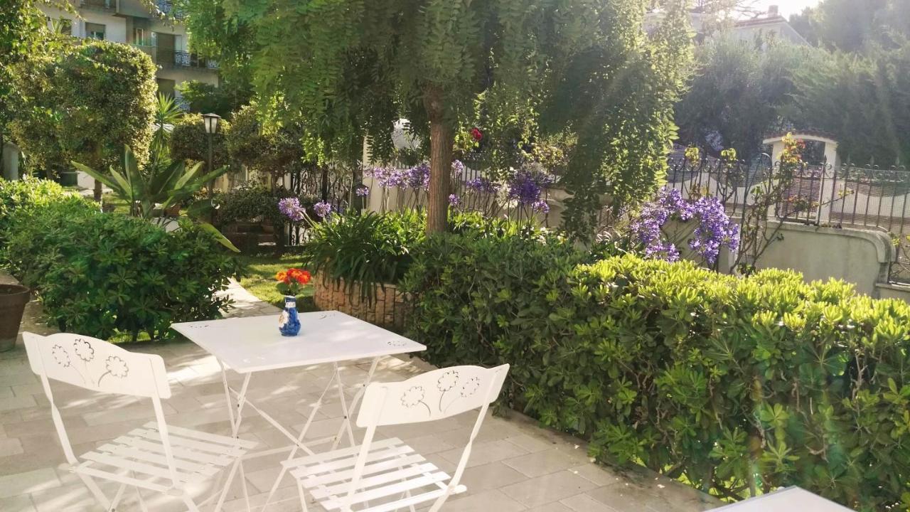 Villa Mary - Oroblu Trani Exterior photo
