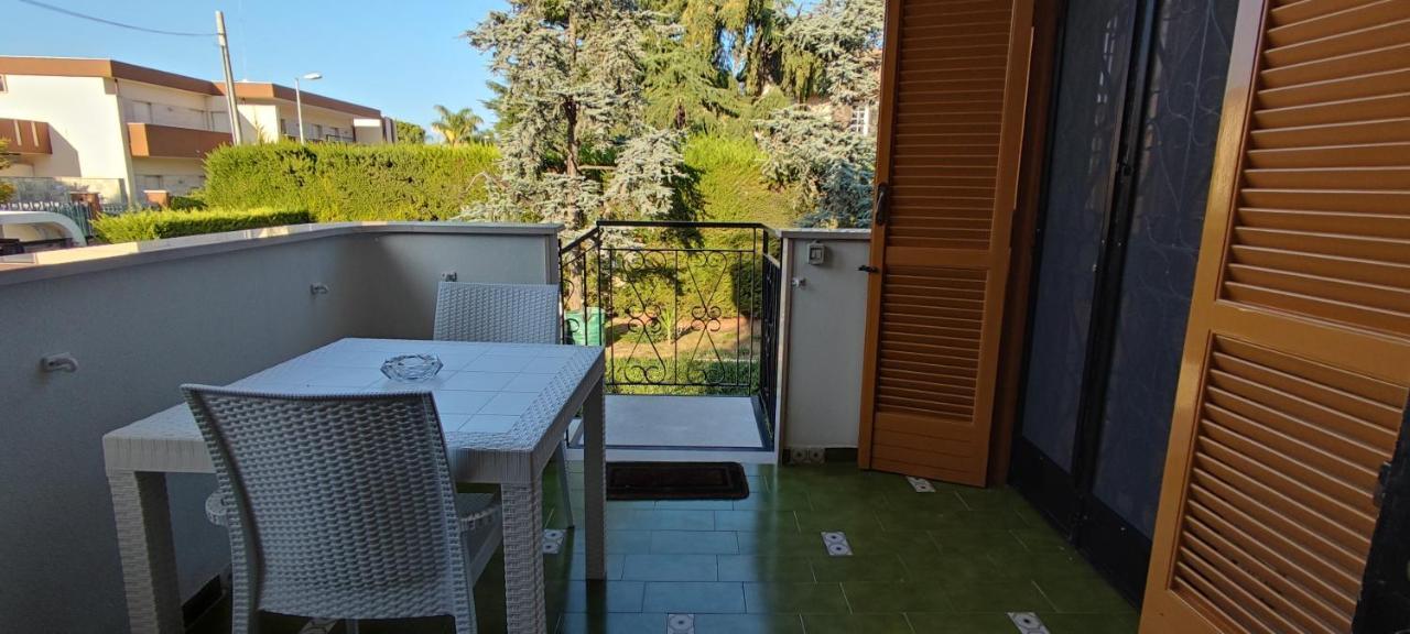Villa Mary - Oroblu Trani Exterior photo